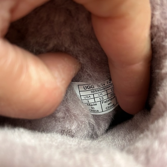 Purple kids Ugg medium rise boots. - Picture 3 of 4